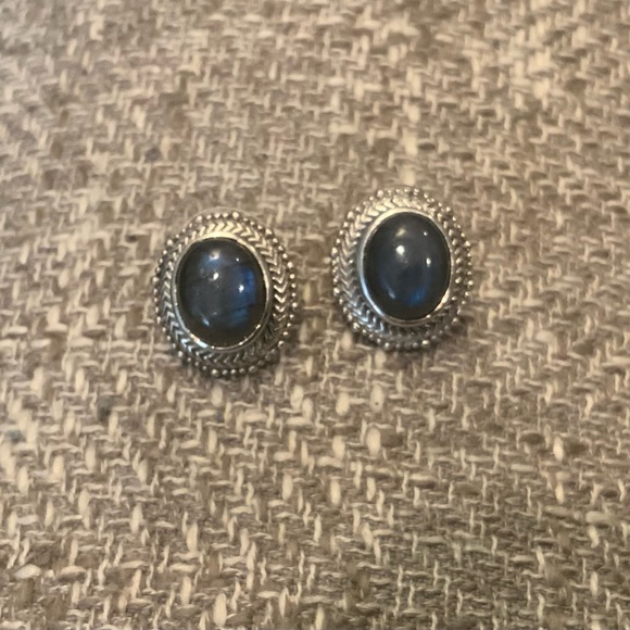 Malagasy Labradorite Solitaire Stud Earrings. NWT - Picture 1 of 5